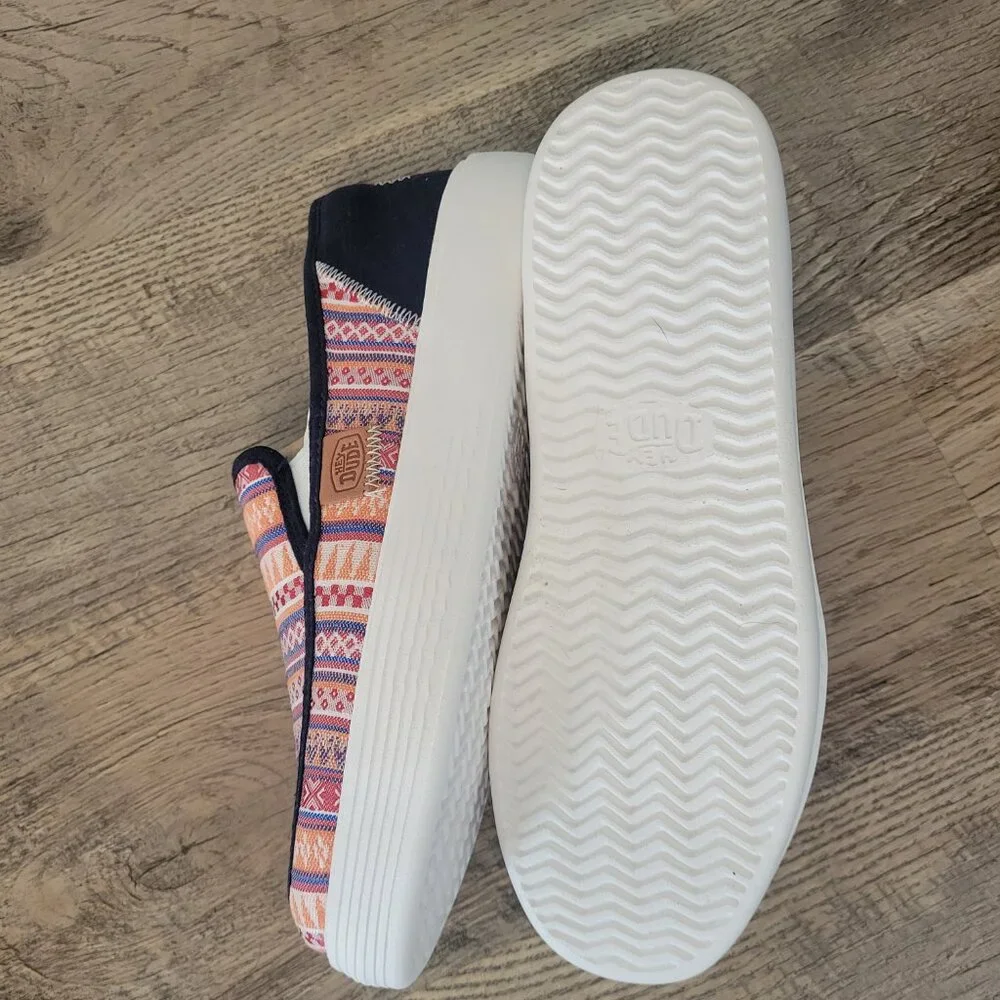 NWT Women's Hey Dude Misty Aztec Slip Ons - Picture 4 of 5